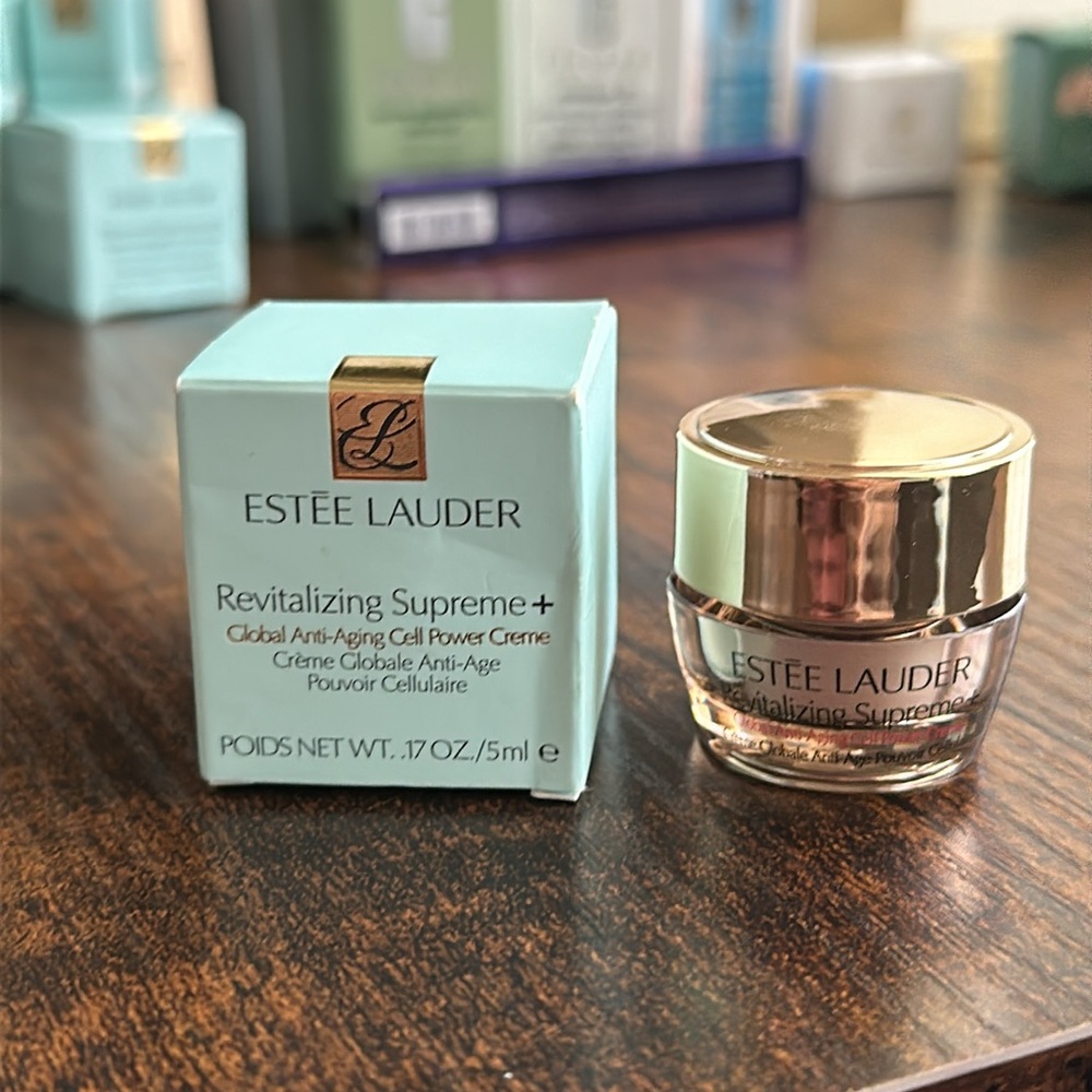ESTEE LAUDERMulti Revitalizing Supreme Global Anti-Aging Cell Power Crewme